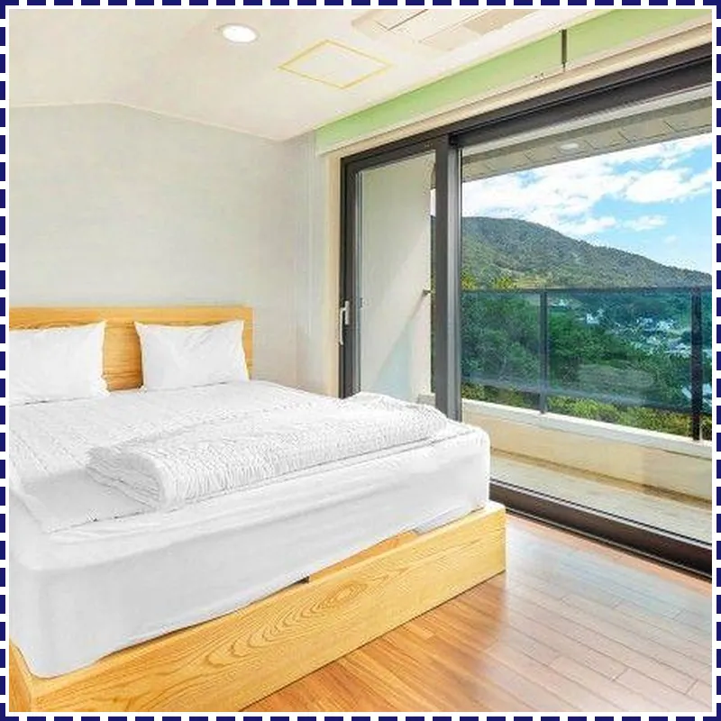 Tongyeong Sea and View Spa Pension hotel room