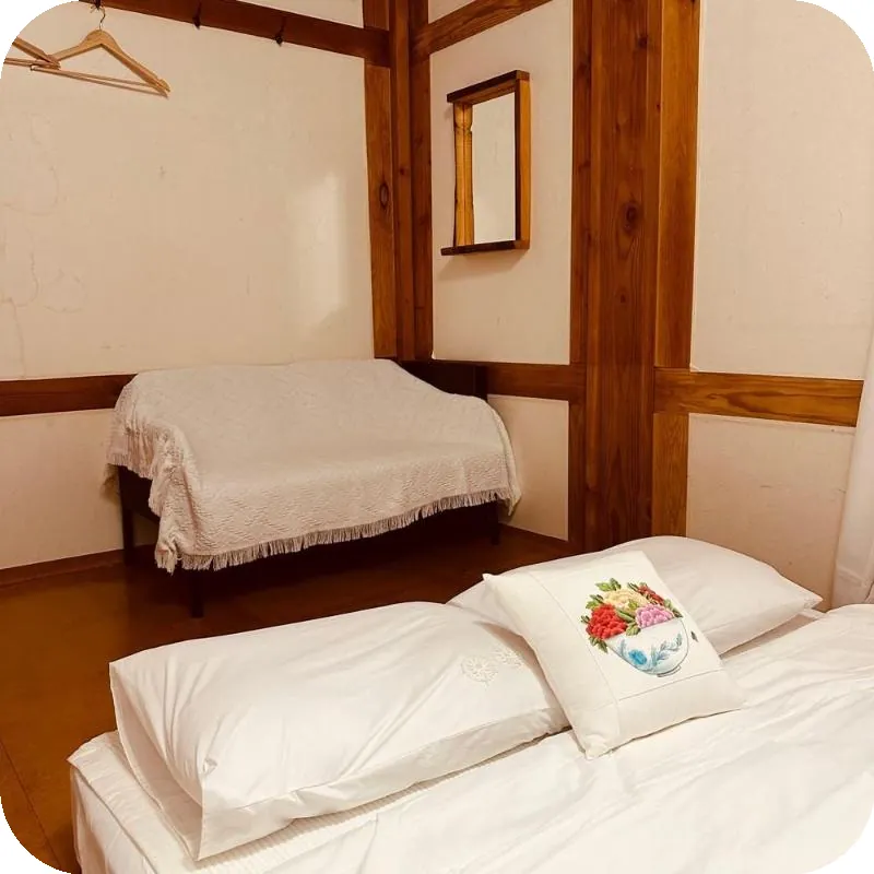 Jeonju Hanok Maeul Deoksugoong (Korea Quality) hotel room