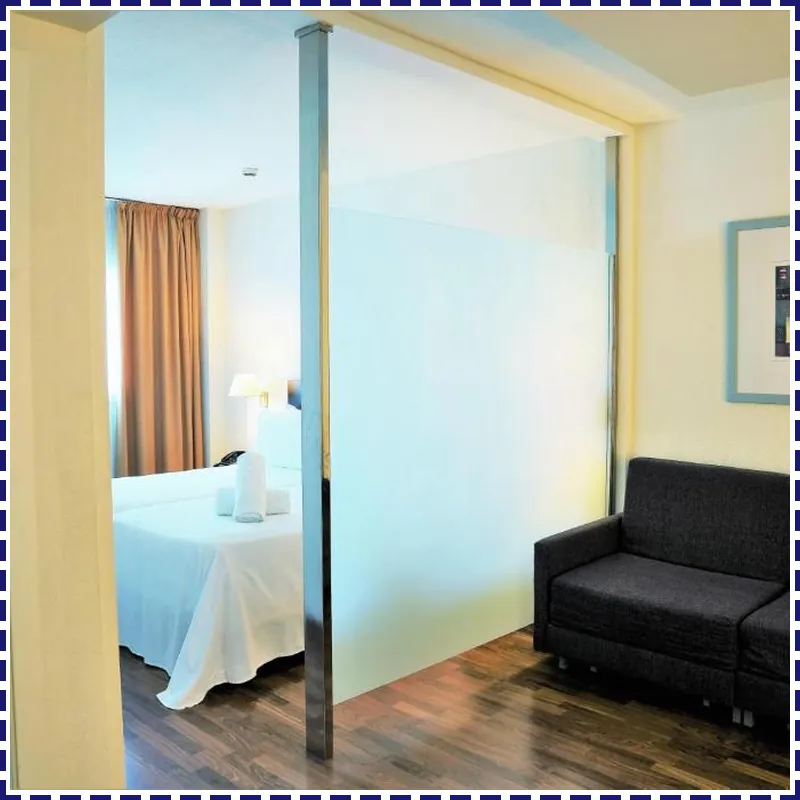 Port Feria Valencia hotel room