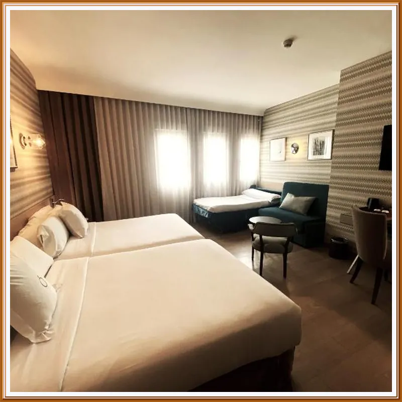 Hotel Opera hotel room