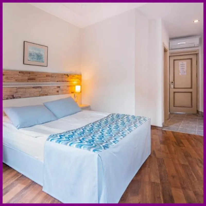 Aspen Hotel hotel room