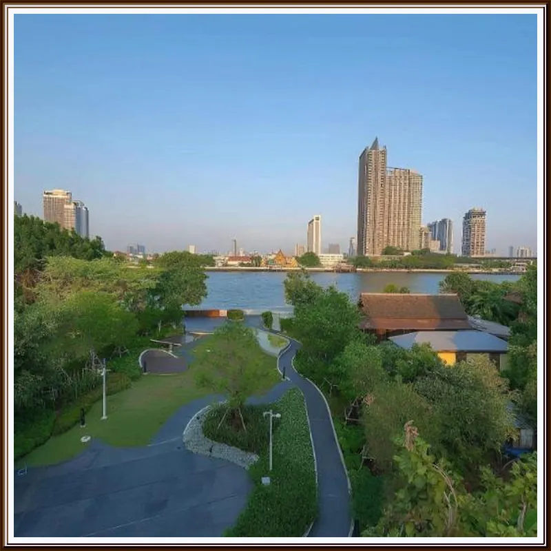 WE HOTEL RIVERFRONT hotel view