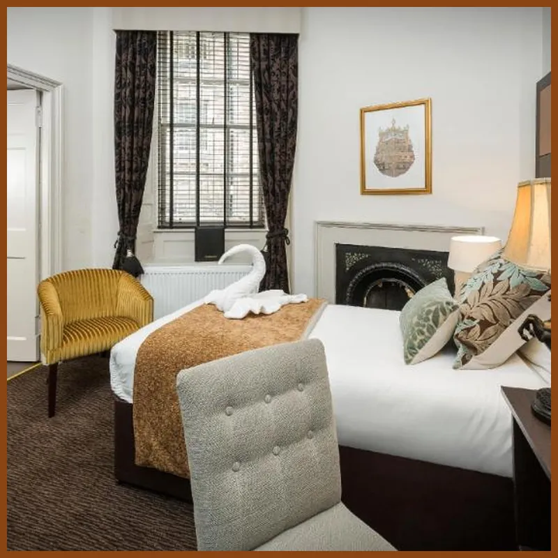 New Town Hotel hotel room