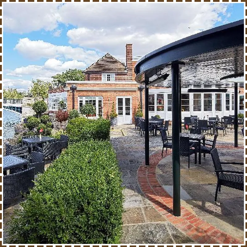 Sir Christopher Wren Hotel & Spa hotel view