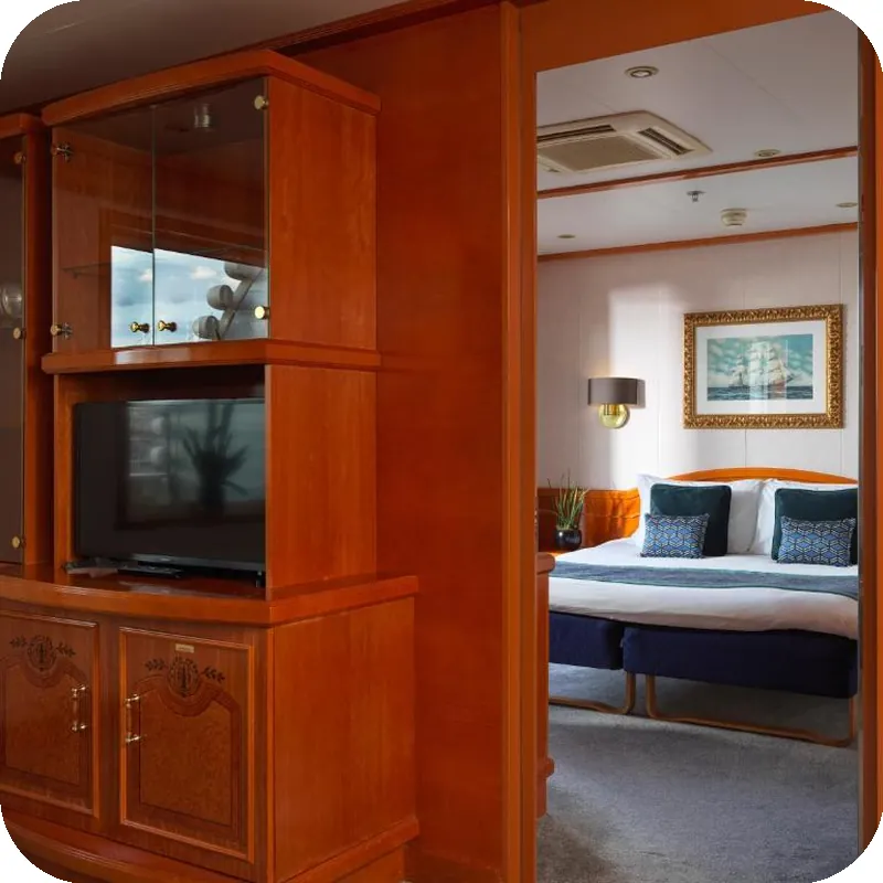 Sunborn Yacht Hotel London hotel room