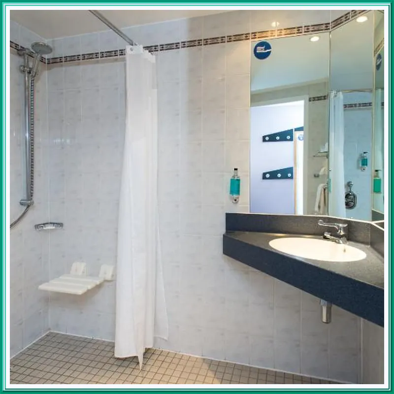 Holiday Inn Express Manchester East By IHG hotel facilities