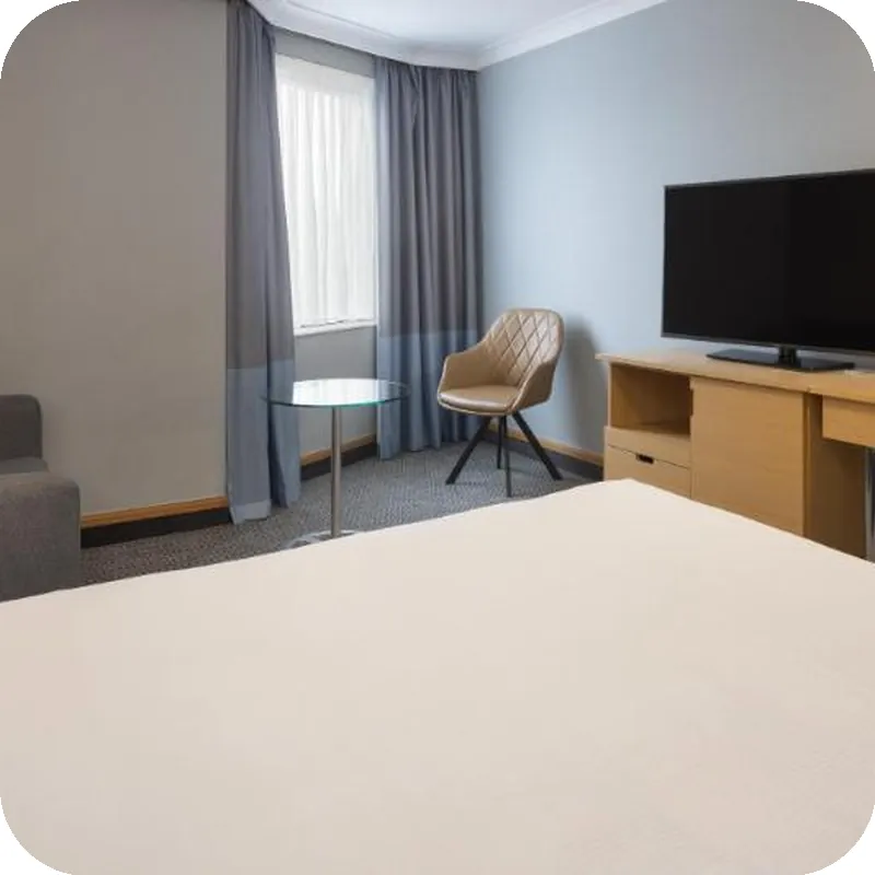DoubleTree by Hilton Manchester Airport hotel room