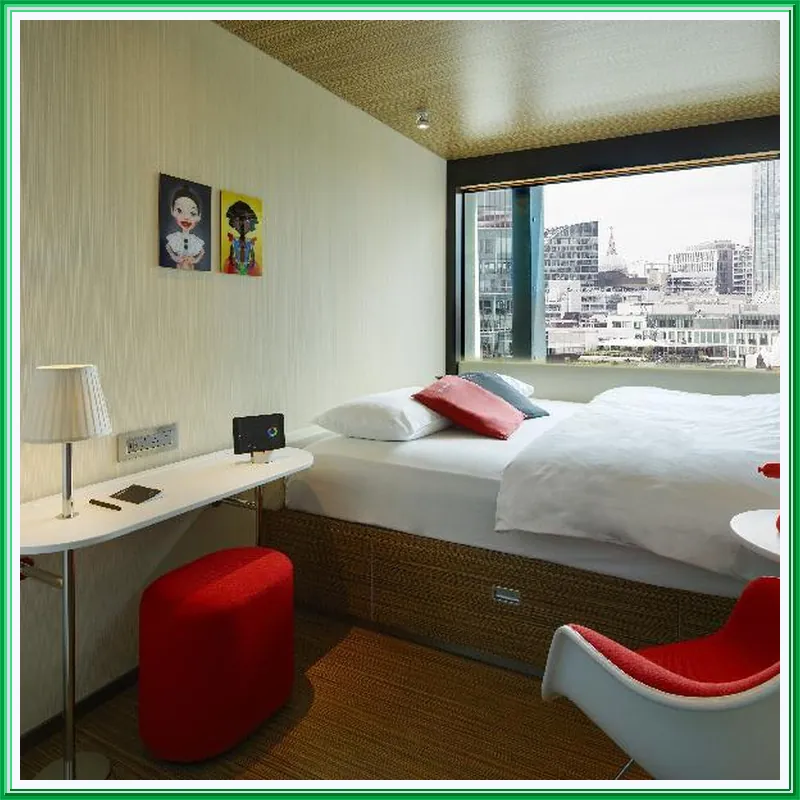 citizenM London Shoreditch hotel room