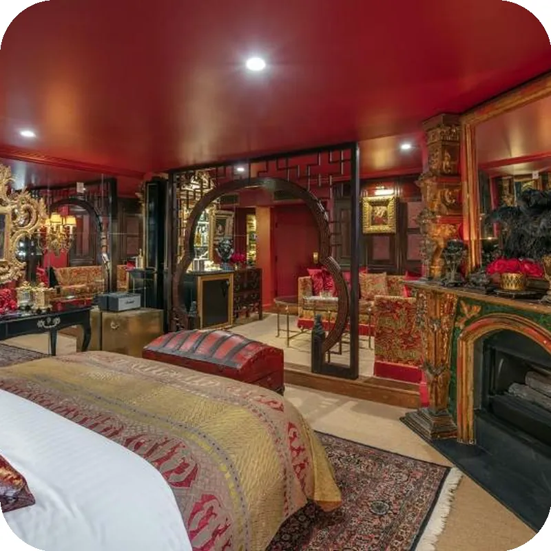 Petit Ermitage hotel room