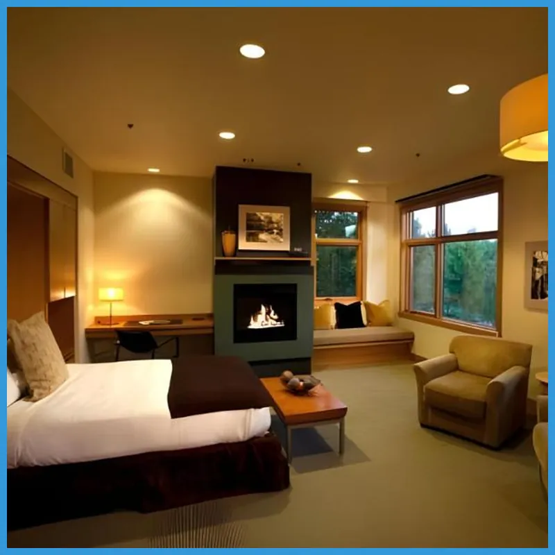 Cedarbrook Lodge hotel room