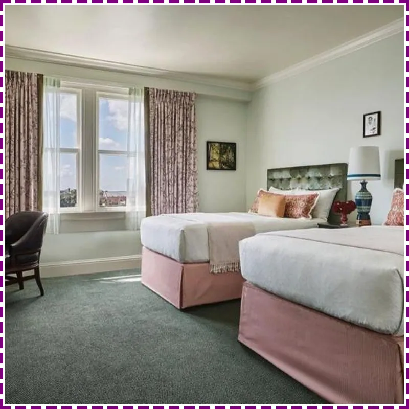 The Pontchartrain Hotel hotel room