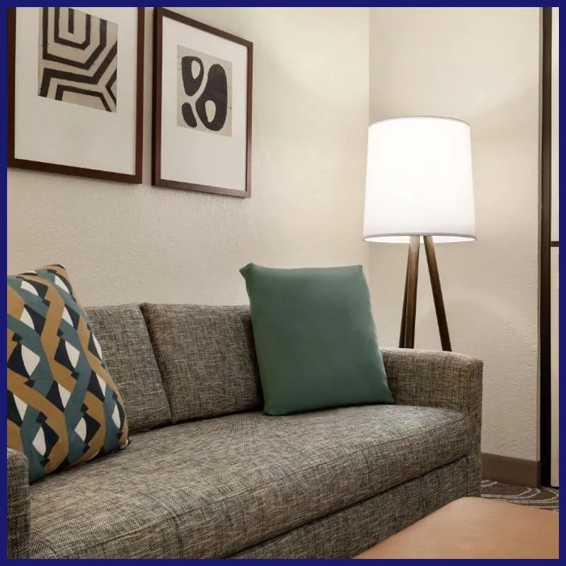 Embassy Suites by Hilton Phoenix Tempe hotel room